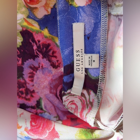 Guess colorful floral sweetheart bust, peplum bottom with lacy sides dressy cami - Picture 3 of 7